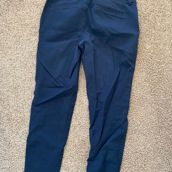 Old navy Pixie and Nacy crop size 4 - Picture 4 of 4